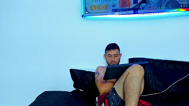 Snapshot of Bad_Couple_1 chatting on 03.19.25 Bad Couple 1 online show from 03.19.25