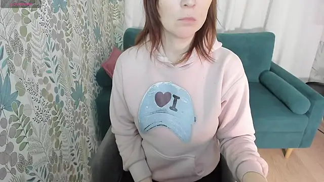 ZoeEast online show from 12.21.25