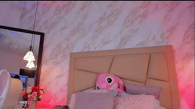 Snapshot of _Hollywood_1 chatting on 02.26.26 Hollywood 1 online show from 02.26.26