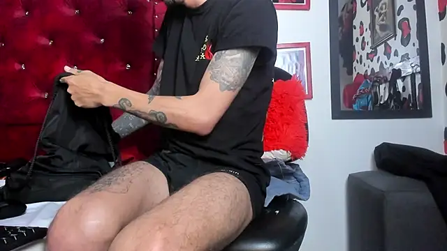 Aaron BigDickxxx online show from 01.28.25