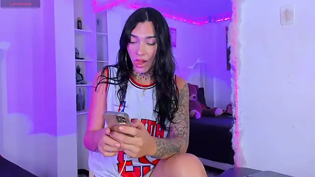 Camila Coxx online show from 10.22.25