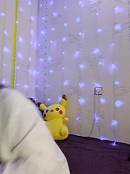 Sakura Green online show from 12.26.24