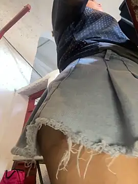 Snapshot of MerlyG chatting on 02.18.25 MerlyG online show from 02.18.25