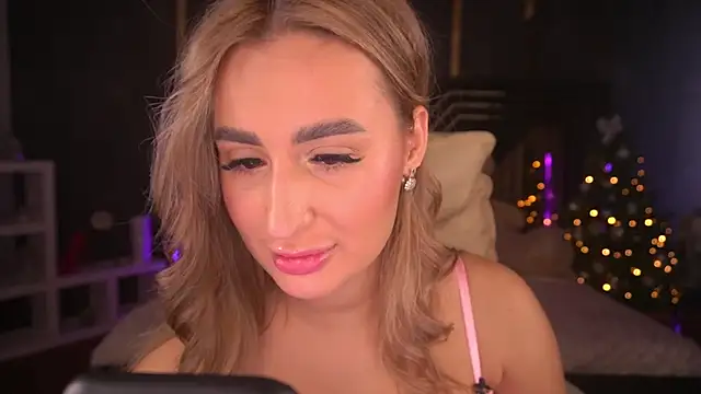 LiaBrazzerr online show from 12.29.24