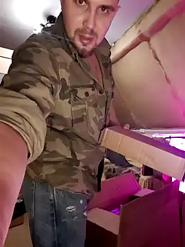 Foxyshaved online show from 02.17.25