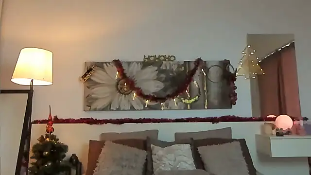 Snapshot of JoyCasidy chatting on 12.22.24 JoyCasidy online show from 12.22.24