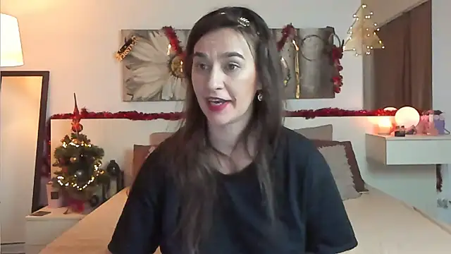 Snapshot of JoyCasidy chatting on 12.22.24 JoyCasidy online show from 12.22.24