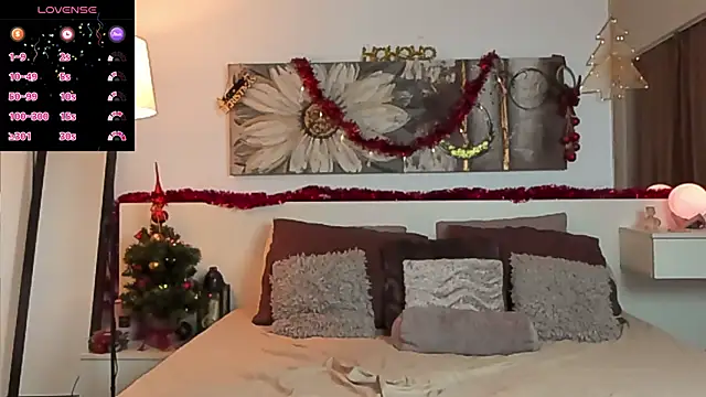 Snapshot of JoyCasidy chatting on 12.29.24 JoyCasidy online show from 12.29.24