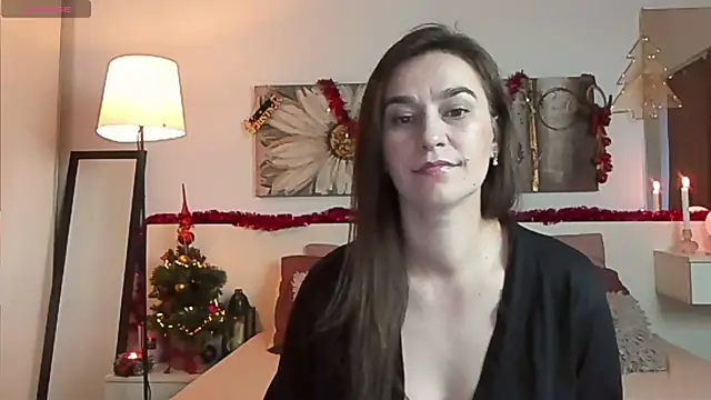 Snapshot of JoyCasidy chatting on 12.30.24 JoyCasidy online show from 12.30.24