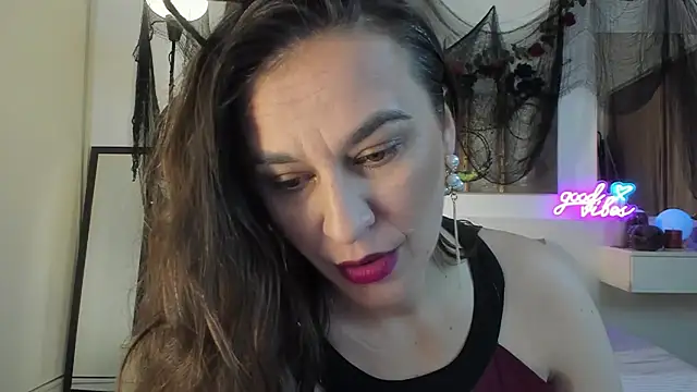 Snapshot of JoyCasidy chatting on 10.16.25 JoyCasidy online show from 10.16.25