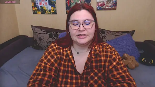 Snapshot of JuliaKeln chatting on 04.18.26 JuliaKeln online show from 04.18.26