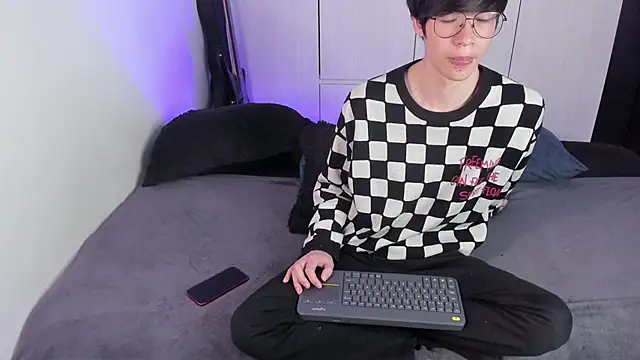 Snapshot of Aventure_Twinks chatting on 01.28.25 Aventure Twinks online show from 01.28.25