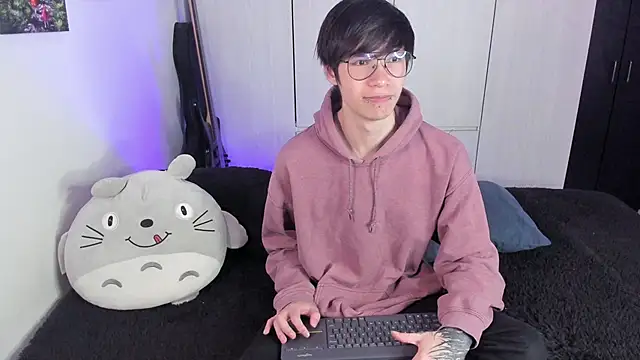 Snapshot of Aventure_Twinks chatting on 01.29.25 Aventure Twinks online show from 01.29.25