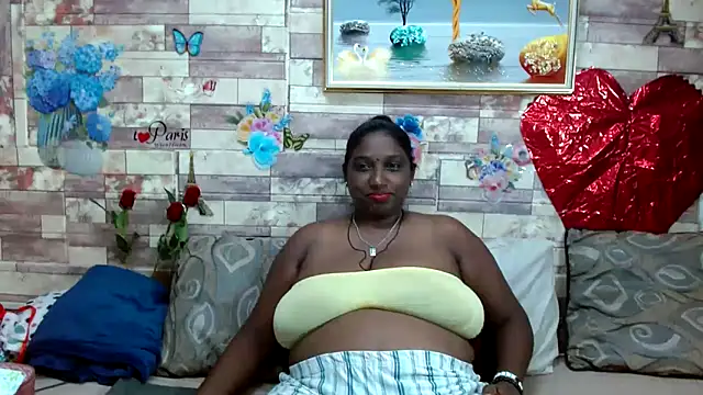 Snapshot of Indian_tracy chatting on 02.04.25 Indian tracy online show from 02.04.25