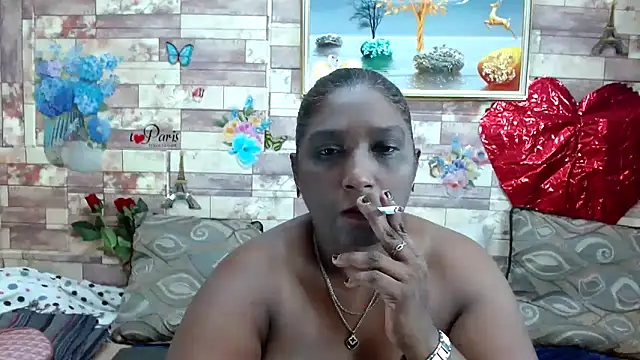 Snapshot of Indian_tracy chatting on 03.10.25 Indian tracy online show from 03.10.25