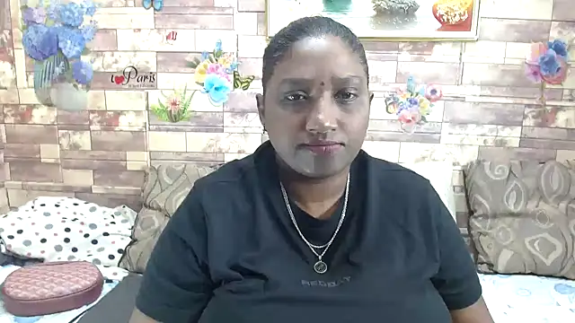 Snapshot of Indian_tracy chatting on 09.14.25 Indian tracy online show from 09.14.25