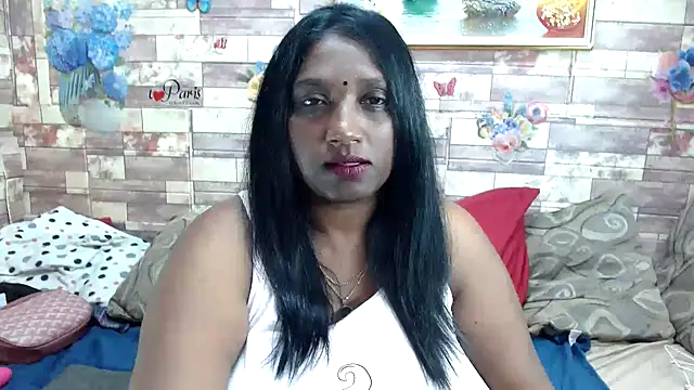 Snapshot of Indian_tracy chatting on 11.05.25 Indian tracy online show from 11.05.25