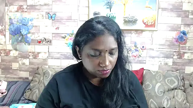 Snapshot of Indian_tracy chatting on 11.15.25 Indian tracy online show from 11.15.25
