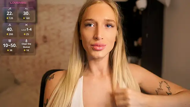 Nicolette  Shea  online show from 10.03.25