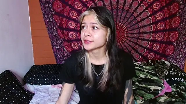 Snapshot of AbbySccott chatting on 07.25.26 AbbySccott online show from 07.25.26