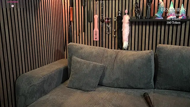 ClaraStylezZ online show from 10.18.25