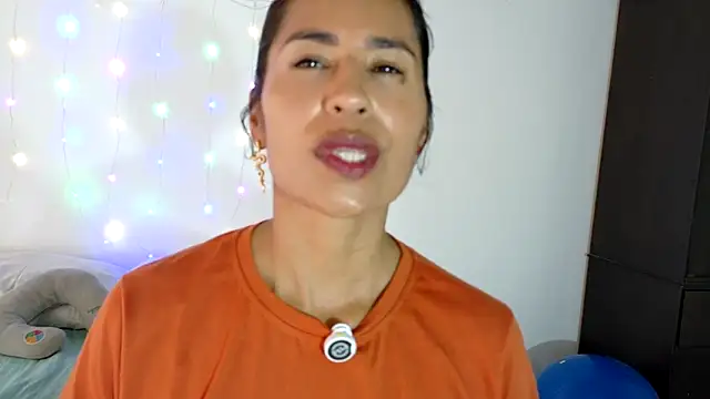 Snapshot of fantasty_nylon chatting on 01.31.26 fantasty nylon online show from 01.31.26