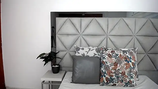 nina pons online show from 01.14.25