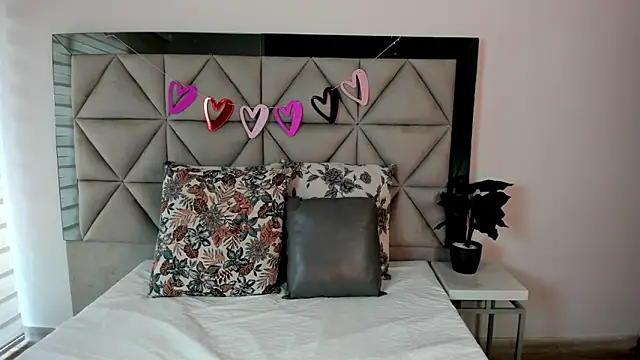 nina pons online show from 02.14.25