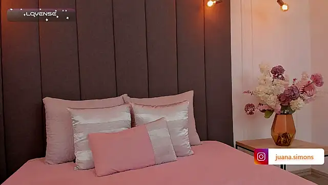 Snapshot of JuanaSimons chatting on 12.05.24 JuanaSimons online show from 12.05.24