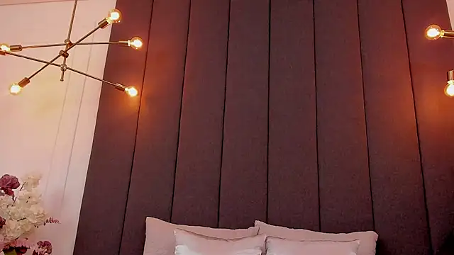 Snapshot of JuanaSimons chatting on 12.06.24 JuanaSimons online show from 12.06.24