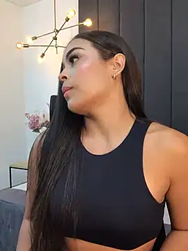 Snapshot of JuanaSimons chatting on 01.23.25 JuanaSimons online show from 01.23.25