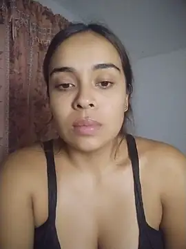 Snapshot of JuanaSimons chatting on 11.28.25 JuanaSimons online show from 11.28.25