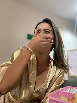 Emilia Bakerr online show from 03.11.25