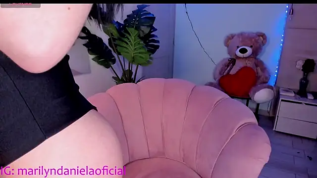 Snapshot of Marily_Daniela_ chatting on 03.09.25 Marily Daniela online show from 03.09.25