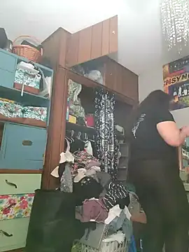 Snapshot of sweetkitty111 chatting on 12.07.24 sweetkitty111 online show from 12.07.24