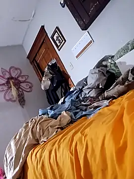 Snapshot of sweetkitty111 chatting on 01.12.25 sweetkitty111 online show from 01.12.25