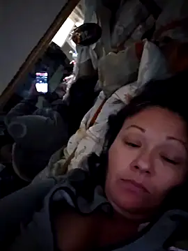 Snapshot of sweetkitty111 chatting on 02.21.25 sweetkitty111 online show from 02.21.25