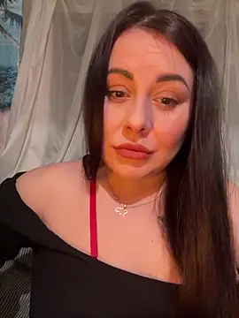 Snapshot of DaisyStreet chatting on 02.28.26 DaisyStreet online show from 02.28.26