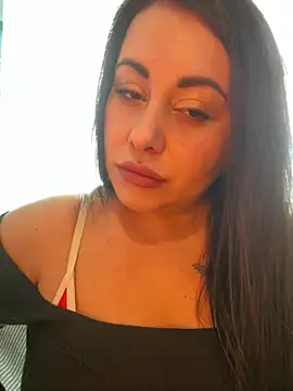 Snapshot of DaisyStreet chatting on 03.18.26 DaisyStreet online show from 03.18.26