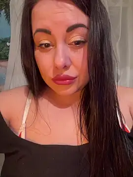 Snapshot of DaisyStreet chatting on 03.24.26 DaisyStreet online show from 03.24.26