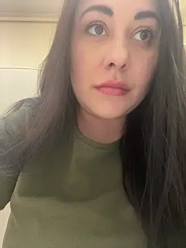 Snapshot of DaisyStreet chatting on 04.09.26 DaisyStreet online show from 04.09.26