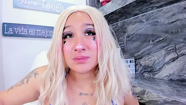 miss danika online show from 10.11.25