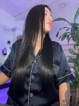 lucianaroy online show from 12.19.25