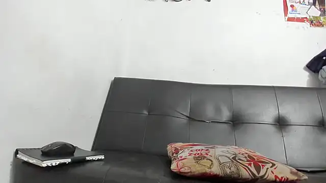 Snapshot of hugo3918_ chatting on 03.21.25 hugo3918 online show from 03.21.25