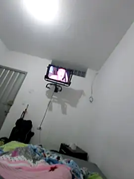 Snapshot of lucyy06 chatting on 04.03.26 lucyy06 online show from 04.03.26