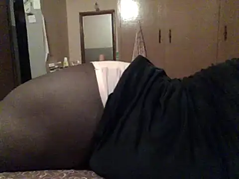 Snapshot of Shaz_brown chatting on 02.19.25 Shaz brown online show from 02.19.25