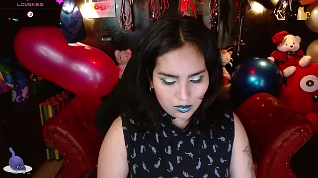 Snapshot of kureiji_hentaii chatting on 11.17.25 kureiji hentaii online show from 11.17.25