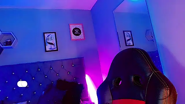 Ashlycuute online show from 12.26.24