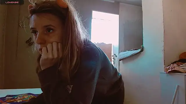 Snapshot of RosaJil chatting on 03.21.25 RosaJil online show from 03.21.25