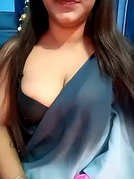 Snapshot of Gulabo-jaan chatting on 12.31.24 Gulabo-jaan online show from 12.31.24